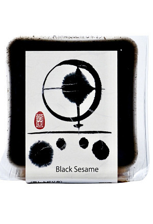 Sesam Tofu black 100g with Sauce 15g