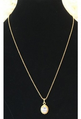 Verschiedene Halsketten in Silber verg..