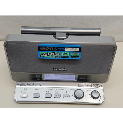 Panasonic RF-U700  FM/AM Radio