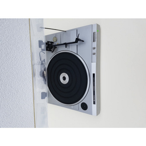 Hiachi HT-1 Plattenspieler