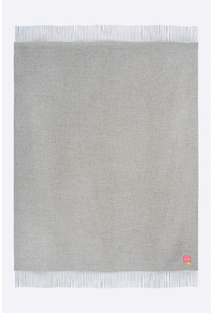 Jet-Decke in der Farbe Grau aus Baby-Alpaka 180 x 130 cm