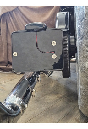 Seitlicher Nummernschildhalter M8, Bil..