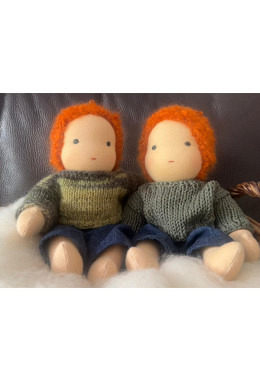 Hirse-Waldorfpuppe mit roten Haaren