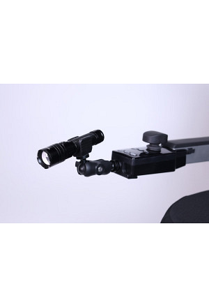 Taschenlampe (mit Knopfbatterie) und Halterung