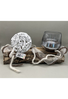 silber Windlicht auf Holz