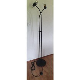 Stehlampe mit 2 flexiblen Spot Leuchten
