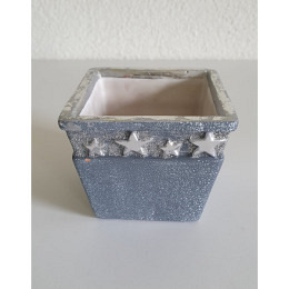 kleiner viereckiger Topf