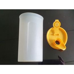 Tupperware Salatdressing Behälter mit Ausgiessöffnung 450ml