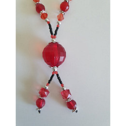 schöne Halskette rot