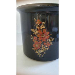 dekorativer schwarzer Keramik Blumento..