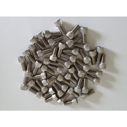 50 Stk. Neue Zylinderschrauben M12x25 ..