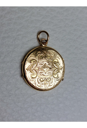 Antique 18k finely chiseled French Locket with sliding glass