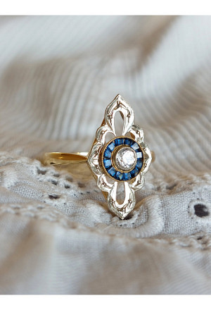 Art Deco French Marquise ring in 18k gold with Sapphires