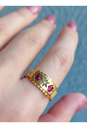 Edwardian English Gypsy Ring in 18k Gold with Rubies and D..