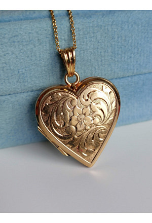 1940s Heart Locket with floral theme - Brand Andreas Daub