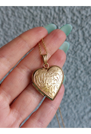 1940s Heart Locket with floral theme - Brand Andreas Daub