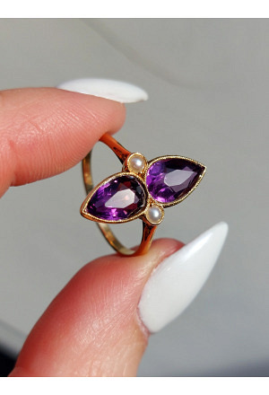Art Deco 18k Gold Toi et Moi Pear-Cut Amethyst Ring with Seed Pearls