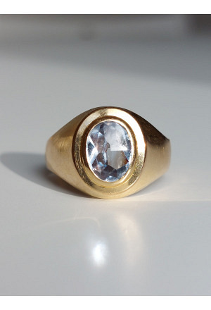 Mid-century 18k Gold Swedish Ring with a Blue Spinel
