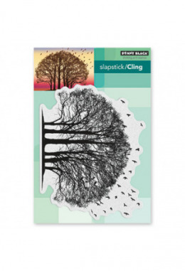 Bäume mit fliegenden Vögel