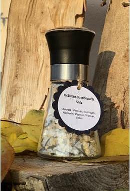 Mühle mit Kräuter-Knoblauch Salz