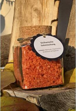 Nachfüllglas mit feurigem sizilianisch..