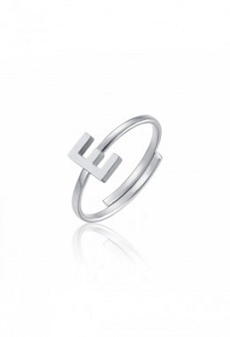 Anello con iniziale E