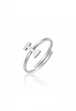 Anello con iniziale  I