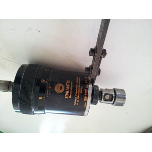 Appareil à tarauder