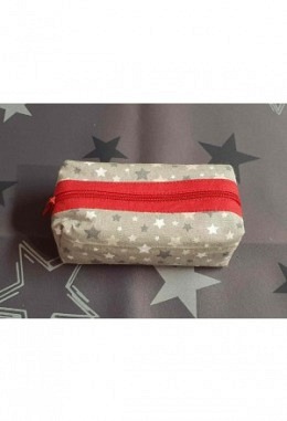 Taschentücher-Tasche Sterne grau/rot