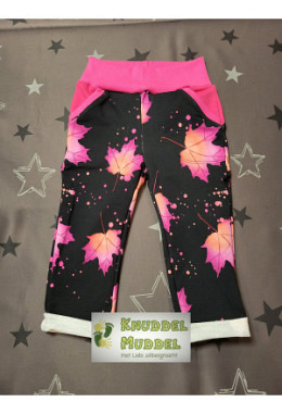 Hose KuddelMuddi handmade Grösse 98 Herbstblätter pink
