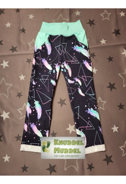 Hose KuddelMuddi handmade Grösse 110 Federn navy/lila/mint